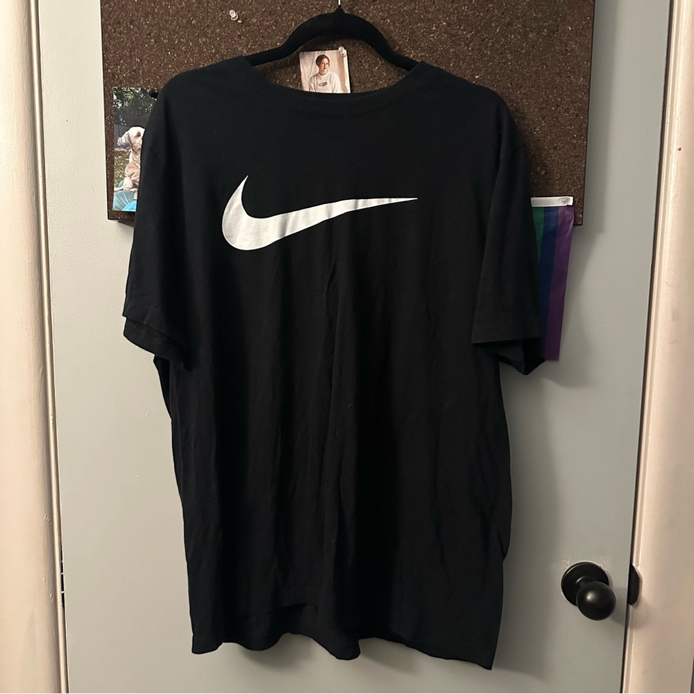 Nike Black and White Short Sleeve Tee